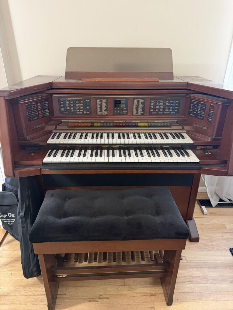 Lowry MX-2 Electric Organ