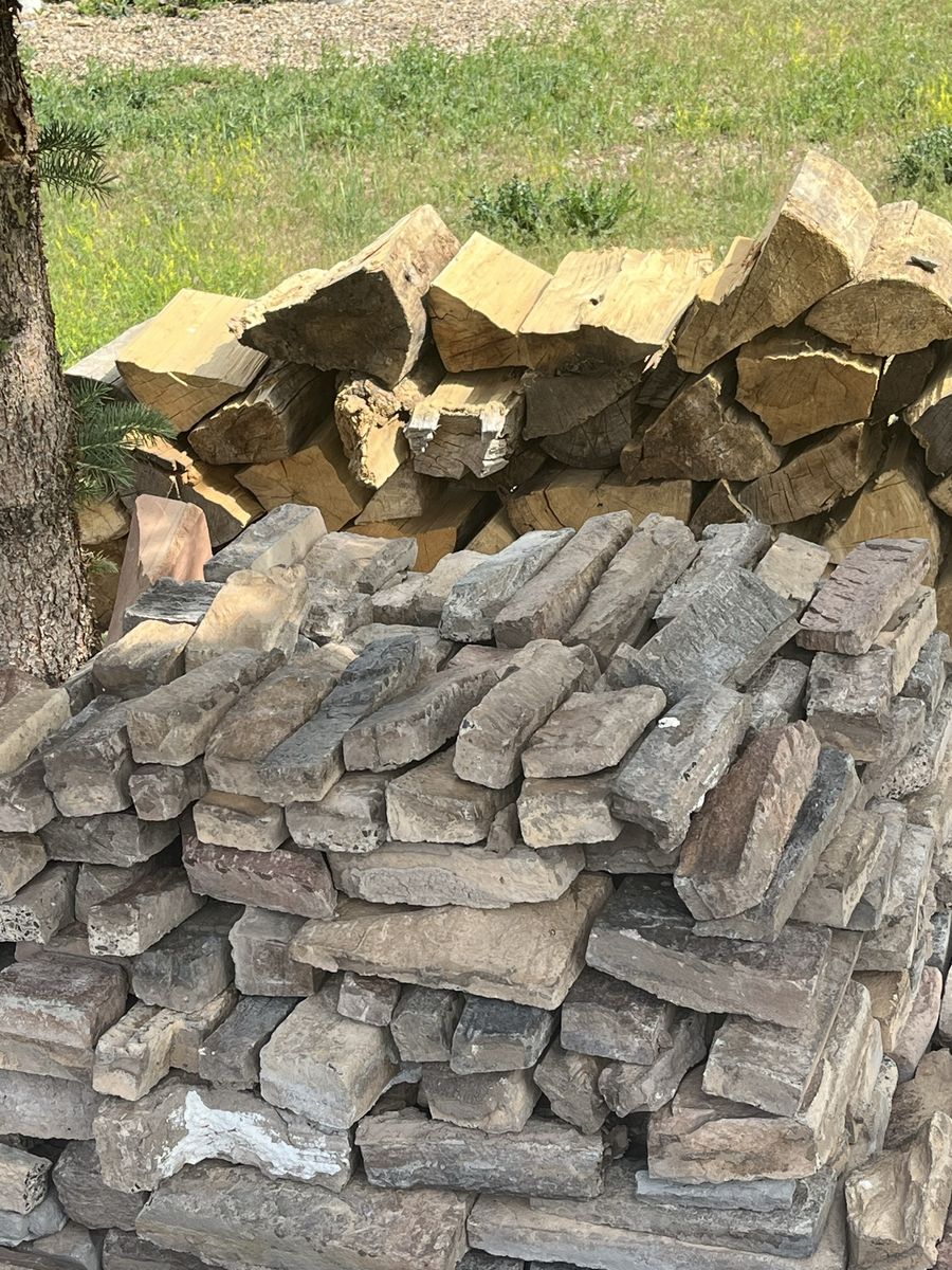 Reclaimed Stone/Rock Facing - Approx. 250 sq ft - Mixed Sizes/Colors, Mortar Attached