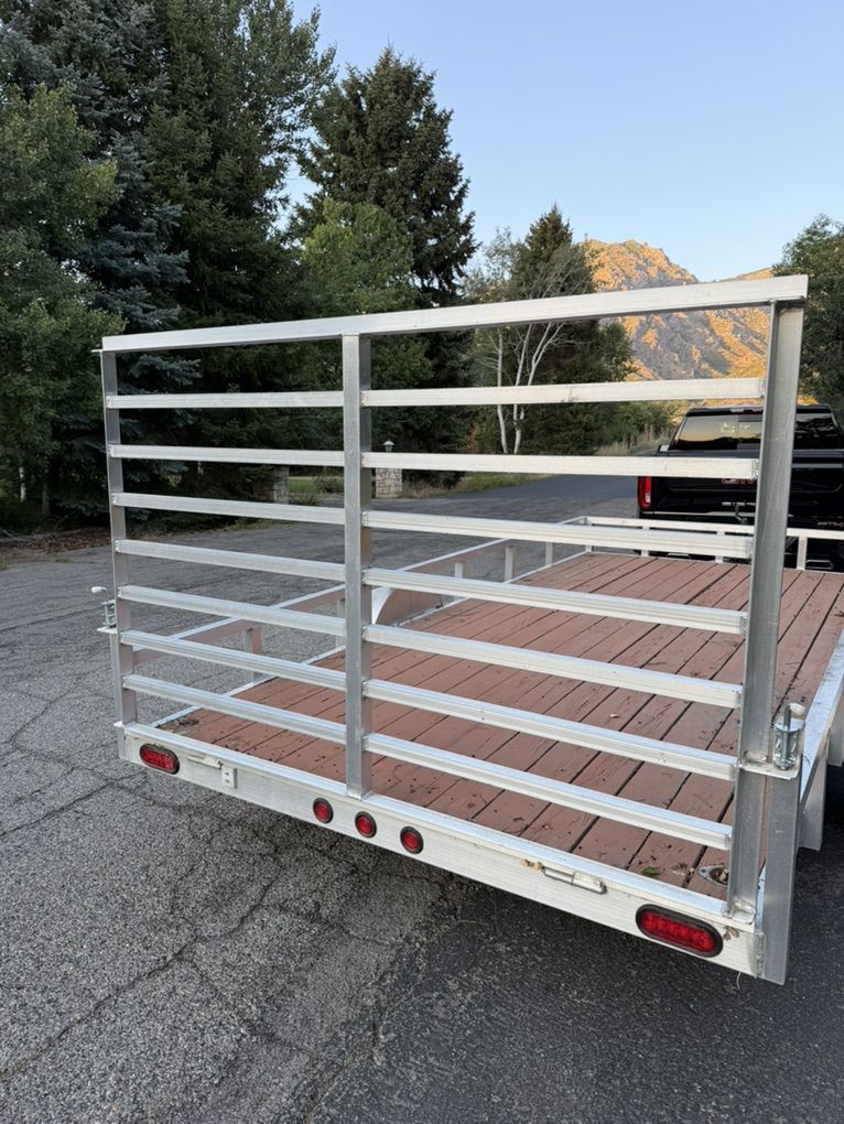 14 ' Aluminum trailer - Like new!