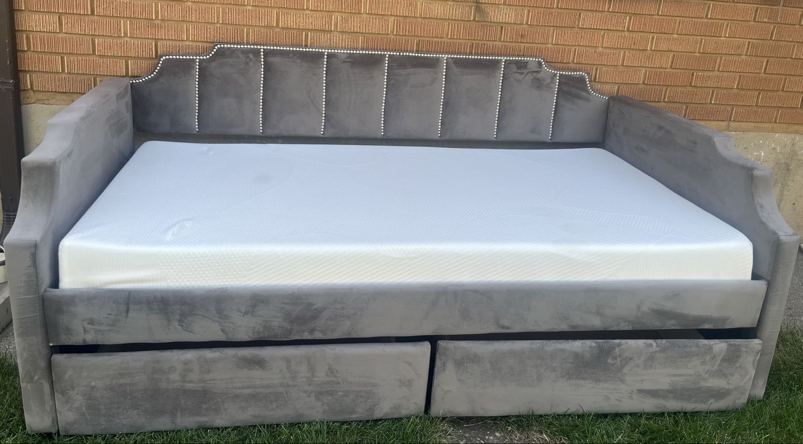  Grey Velvet Daybed Frame with Mattress and Storage Drawers