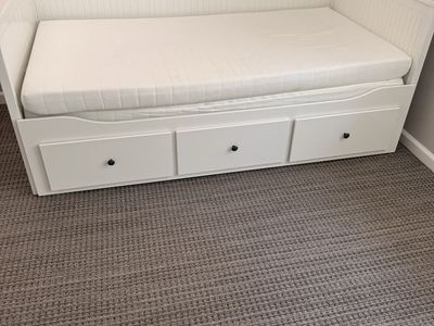 IKEA Hemnes 3 drawer Day bed