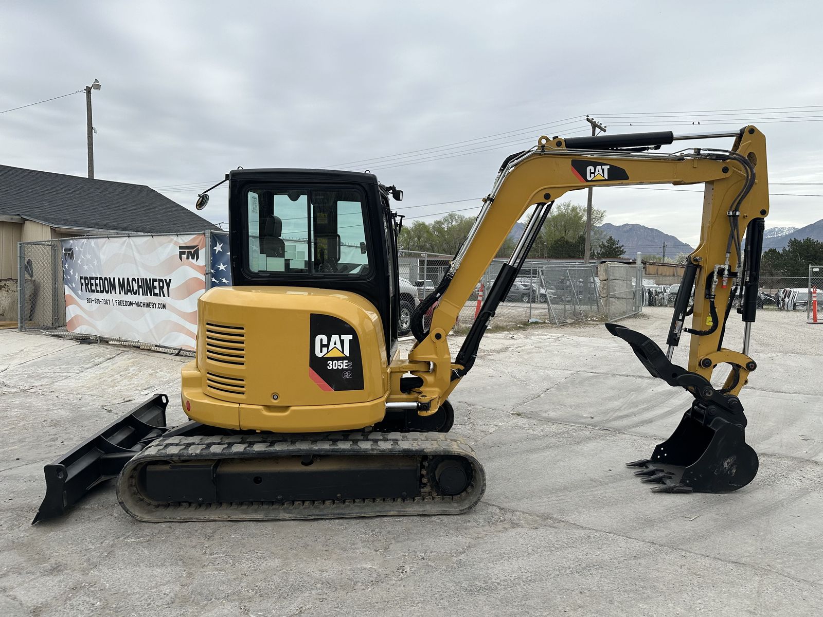 Caterpillar 305E2 CR Mini Excavator Tractor