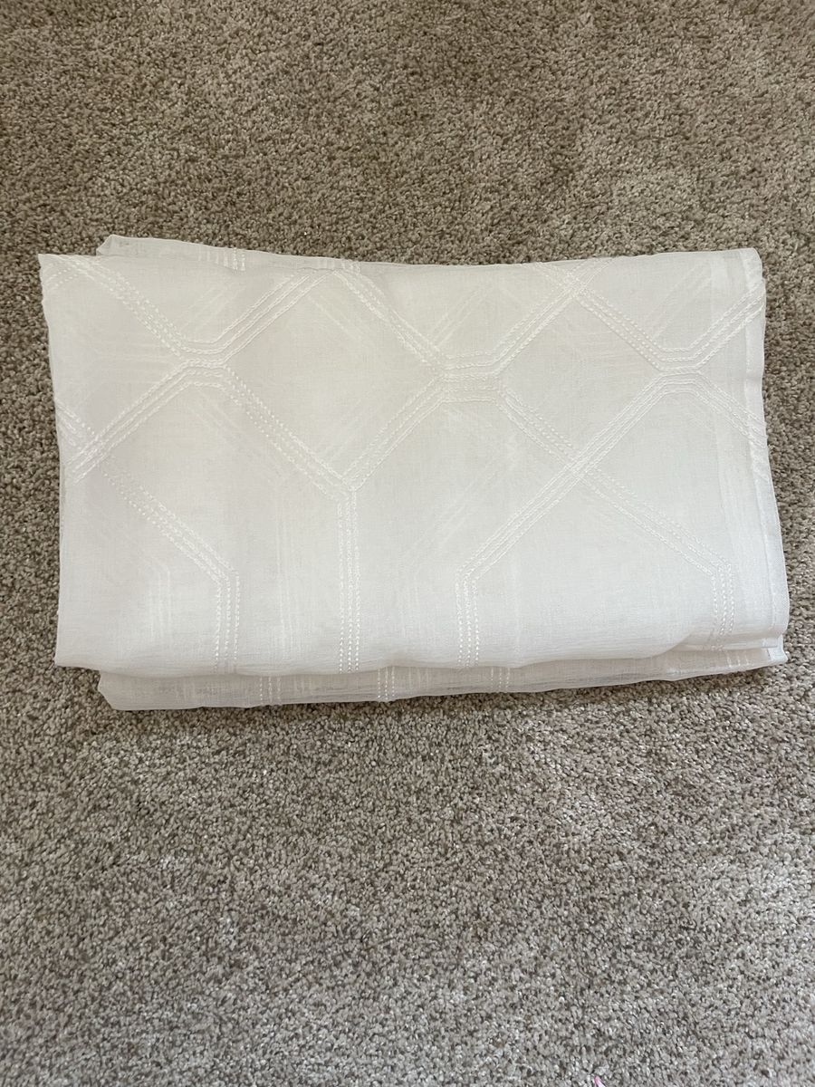 Mainstays White Geometric Sheer Curtain Panel 28 in x 63 in