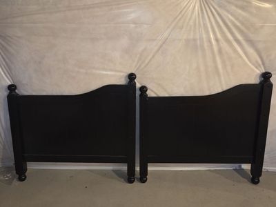 Black Wood Daybed with metal box spring and pop up metal Trundle