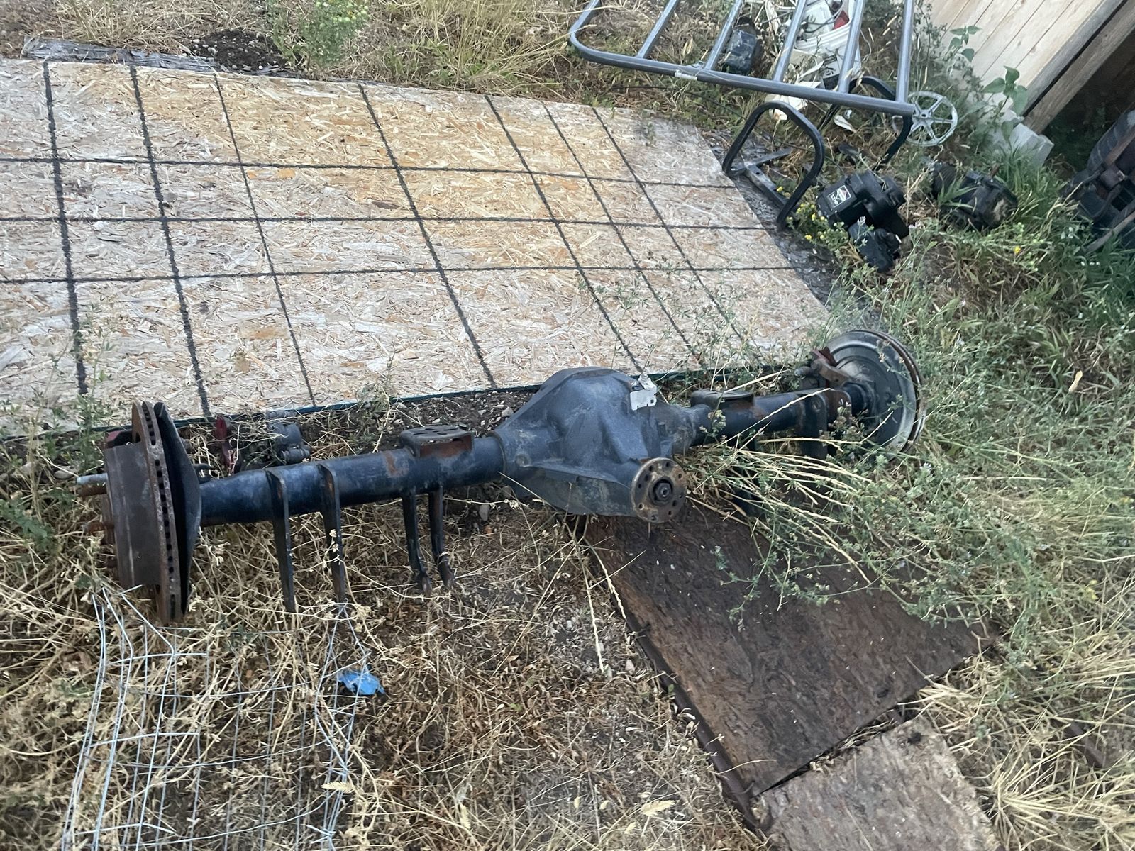 Dodge 5 lug axle set up for 4link and air bags disk brake 