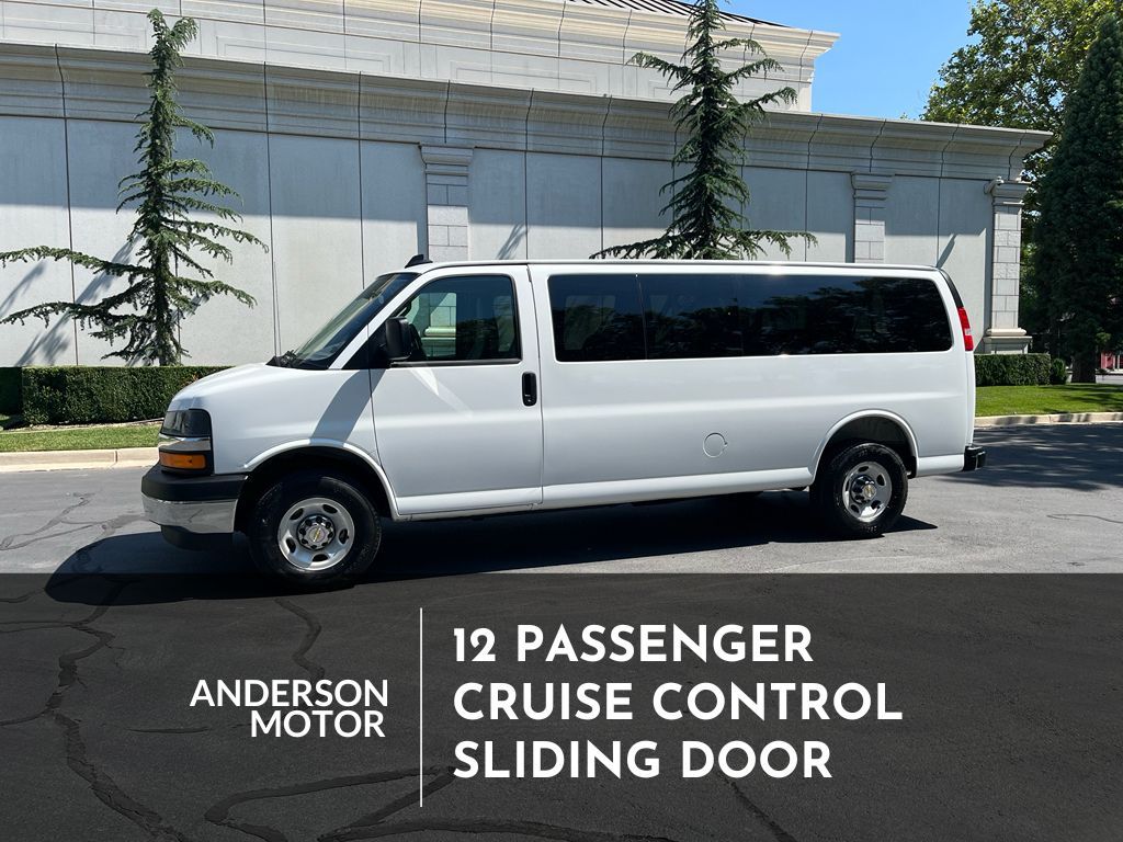 2025 Chevrolet Express 3500 LT