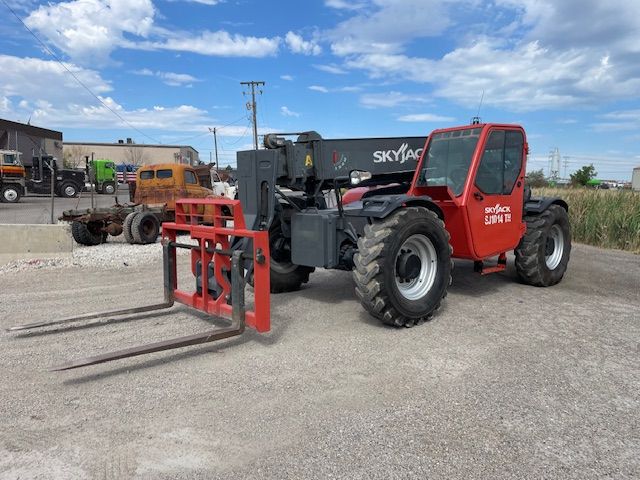2017 Skyjack 10,000-pound 44' Reach Telehandler