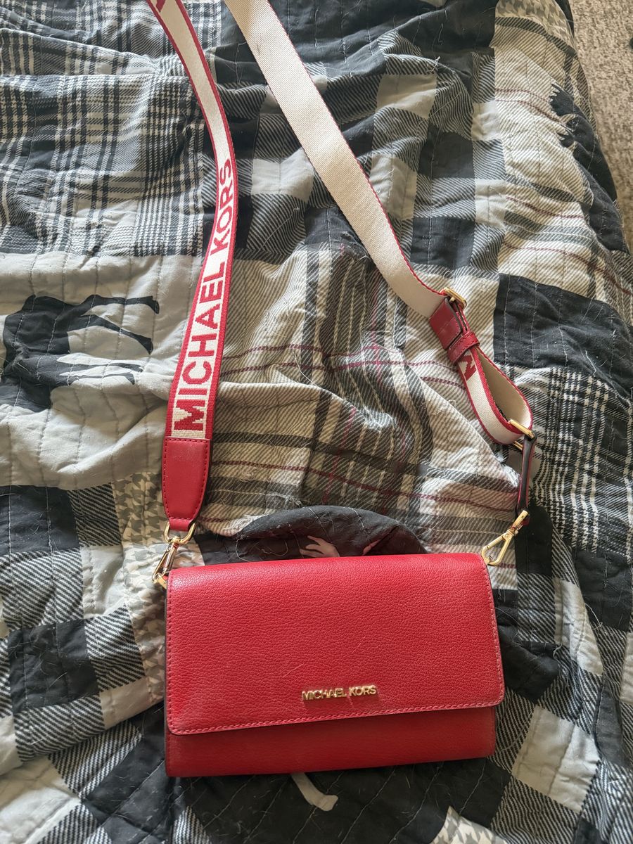 Brand new Michael kors purse (small)