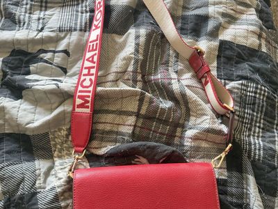 Brand new Michael kors purse (small)