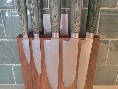 Hexclad 5-Piece Knife Set with Magnetic Wood Block - Stainless Steel Blades, Green Wood Grain Handles