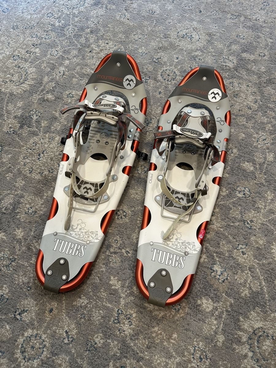 Tubbs Mountaineer 25 Snowshoes New