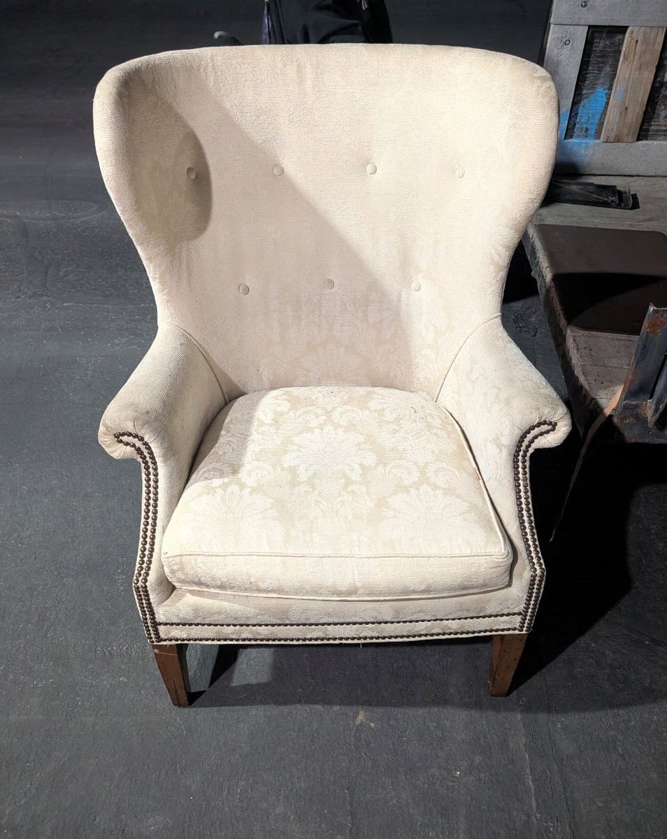 VINTAGE WINGBACK CHAIR Antique