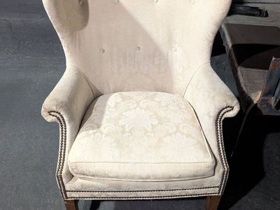 VINTAGE WINGBACK CHAIR Antique