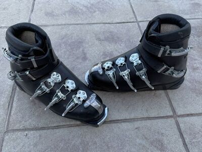Vintage Humanic 5-Buckle Leather Ski Boots Very Clean