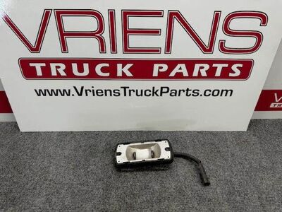 COURTESY LAMP WHITE GRAKON 4088 MISSING LENS/COVER