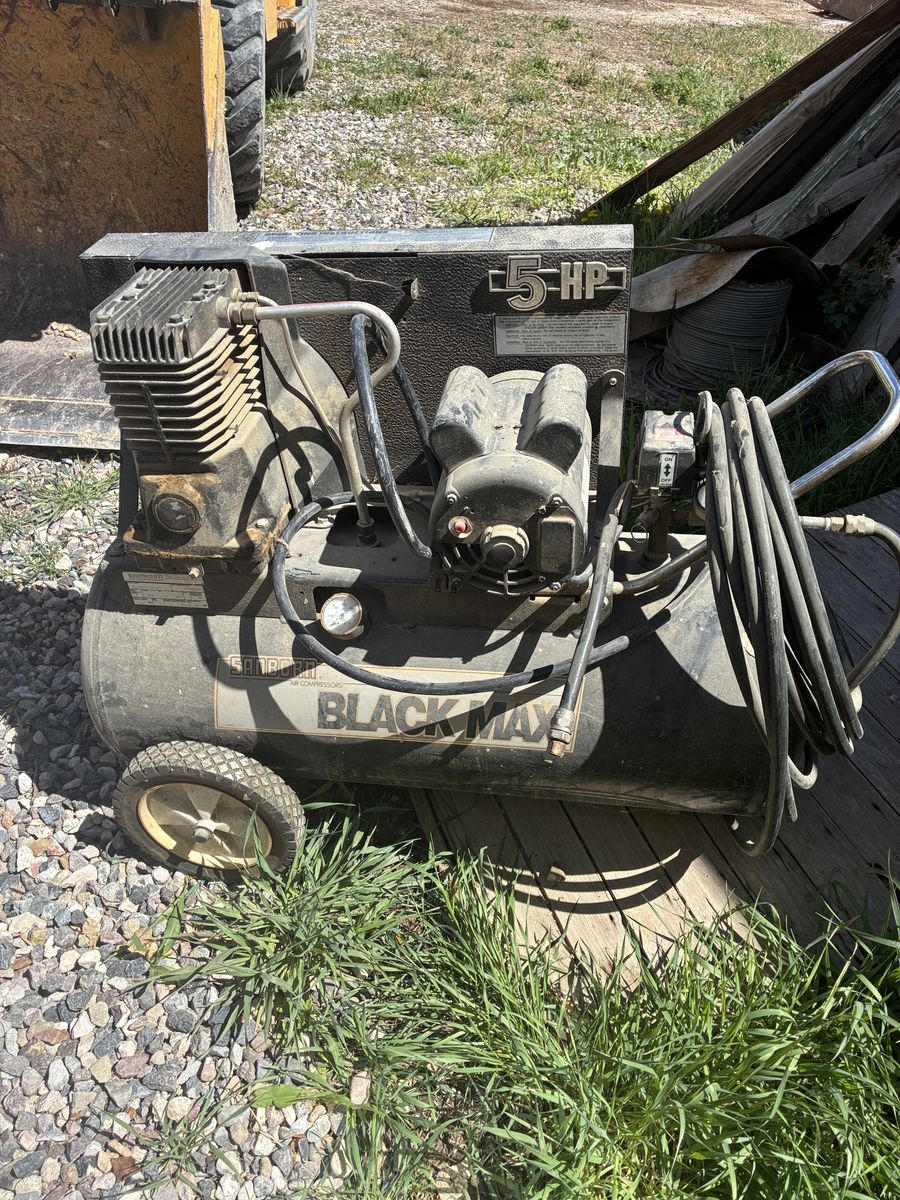 AIR COMPRESSOR