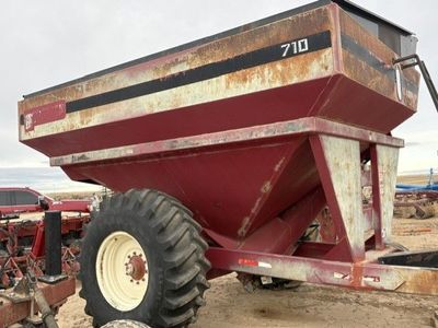 Parker 710 Grain Cart