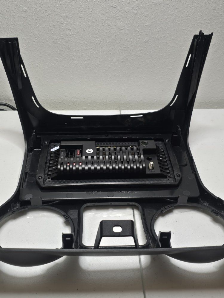 Main image 3