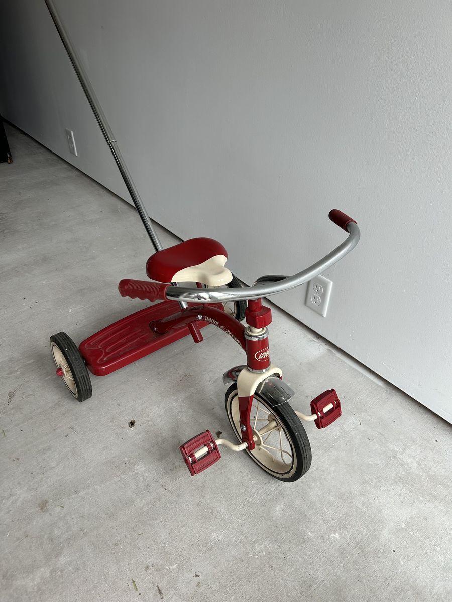 Radio Flyer Tricycle with Handle
