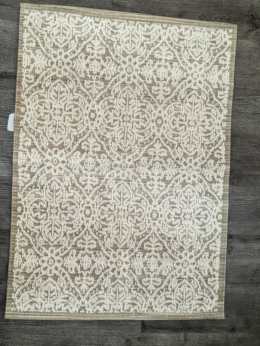 NEW Pearl Accent Rug 45x32 – Brown & White Medallion Rug