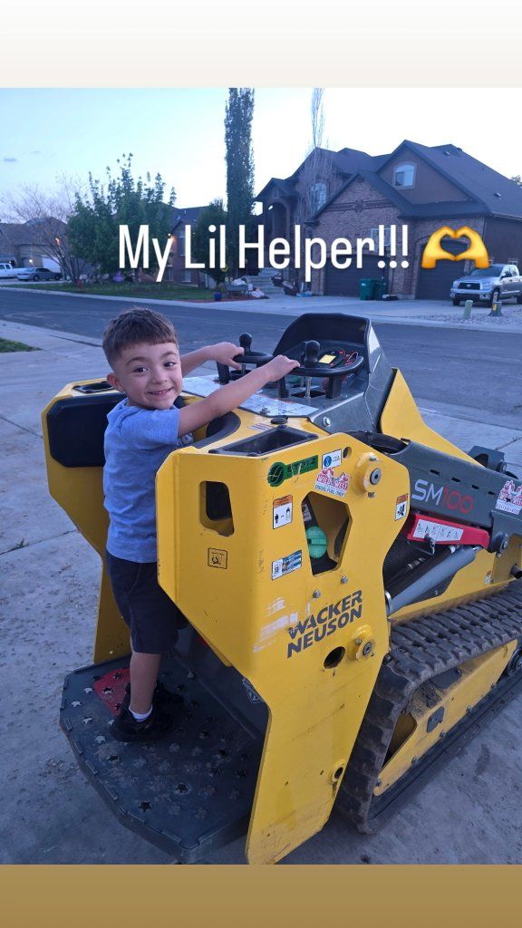 MINI SKIDSTEER AVAILABLE FOR RENT- GREAT SPECIALS!