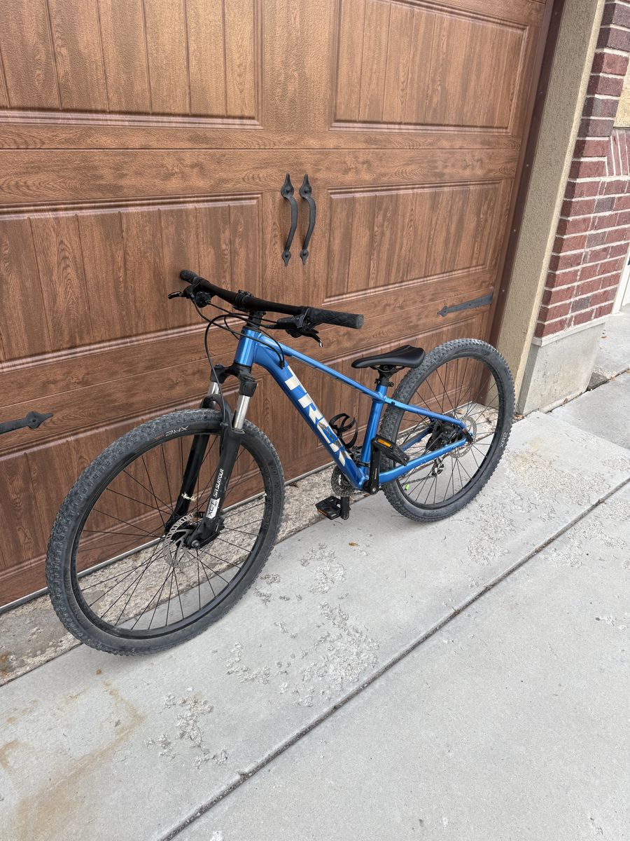 Trek Marlin 6 Mountain Bike