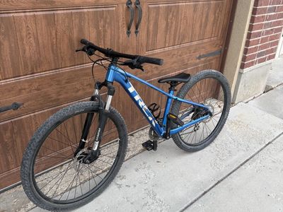 Trek Marlin 6 Mountain Bike
