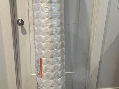 New WinxMatrs Queen Mattress 12 Inch Black Sealed