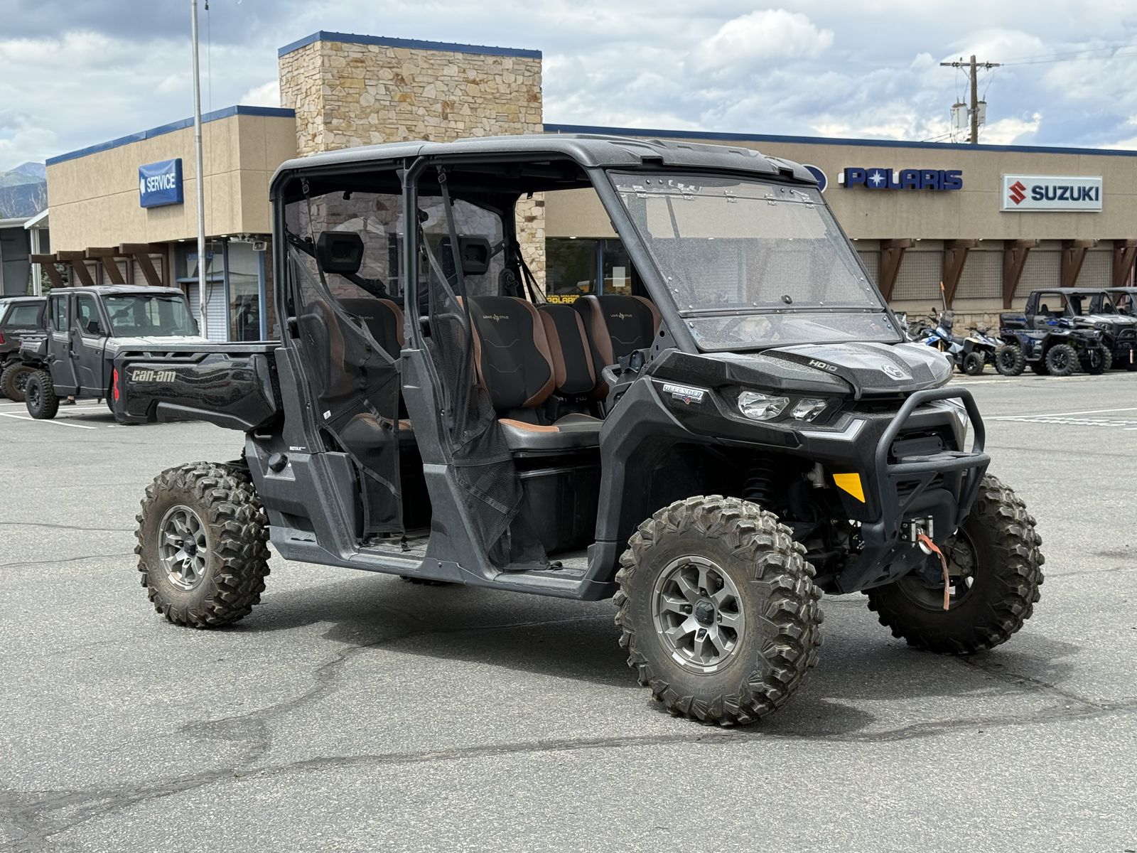 2023 CAN-AM DEF MAX TEX 67 HD10 BK - UB02159-C