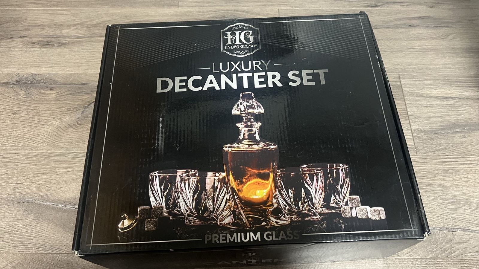 New Decanter Set with 4 Whiskey Glasses and Ice Cubes - Premium Glass