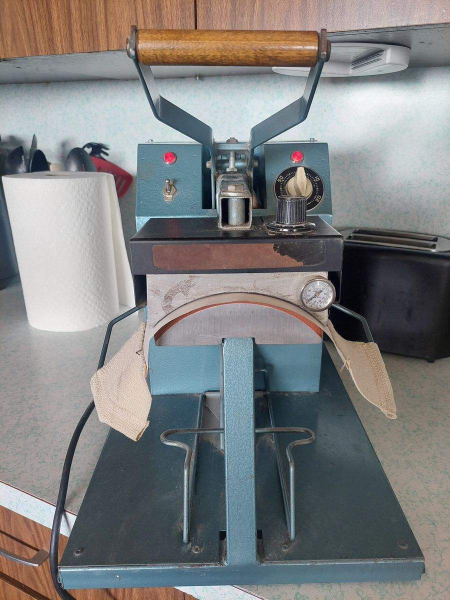 HIx Hat Press, Heats Up!