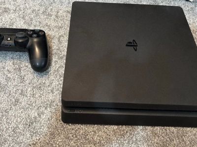 Playstation 4 Slim (Low Firmware)