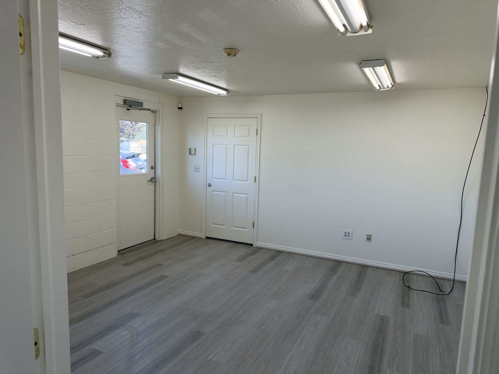 Main image 7
