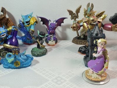Skylanders, Infinity and Amiibo Figures