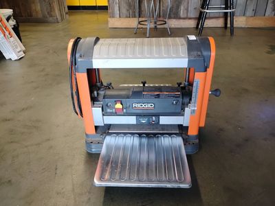 Ridgid TP13002 13-inch 120 Portable Thickness Planer With Stand