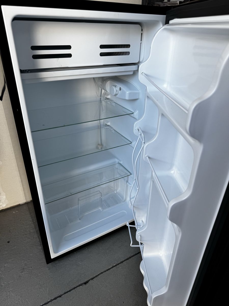 Main image 3