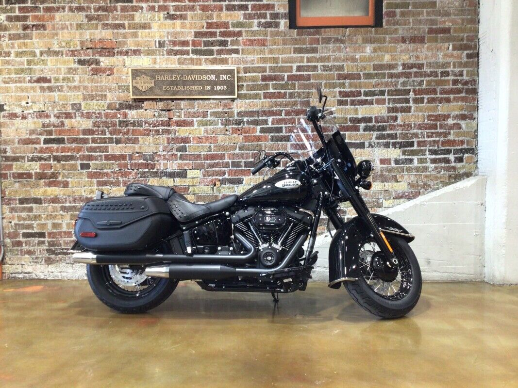 2024 Harley-Davidson FLHCS 2024 Heritage Classic