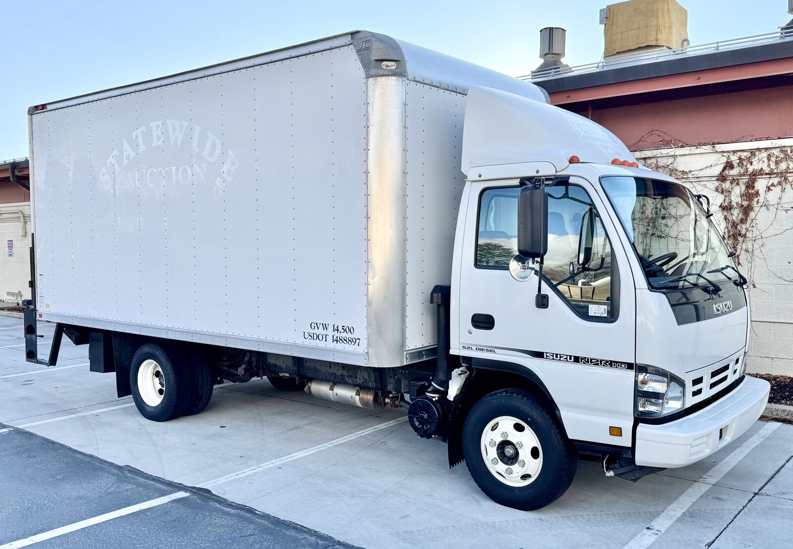 ONLINE AUCTION: 2006 Isuzu NPR (32K miles!) - Ends Tues 2/24