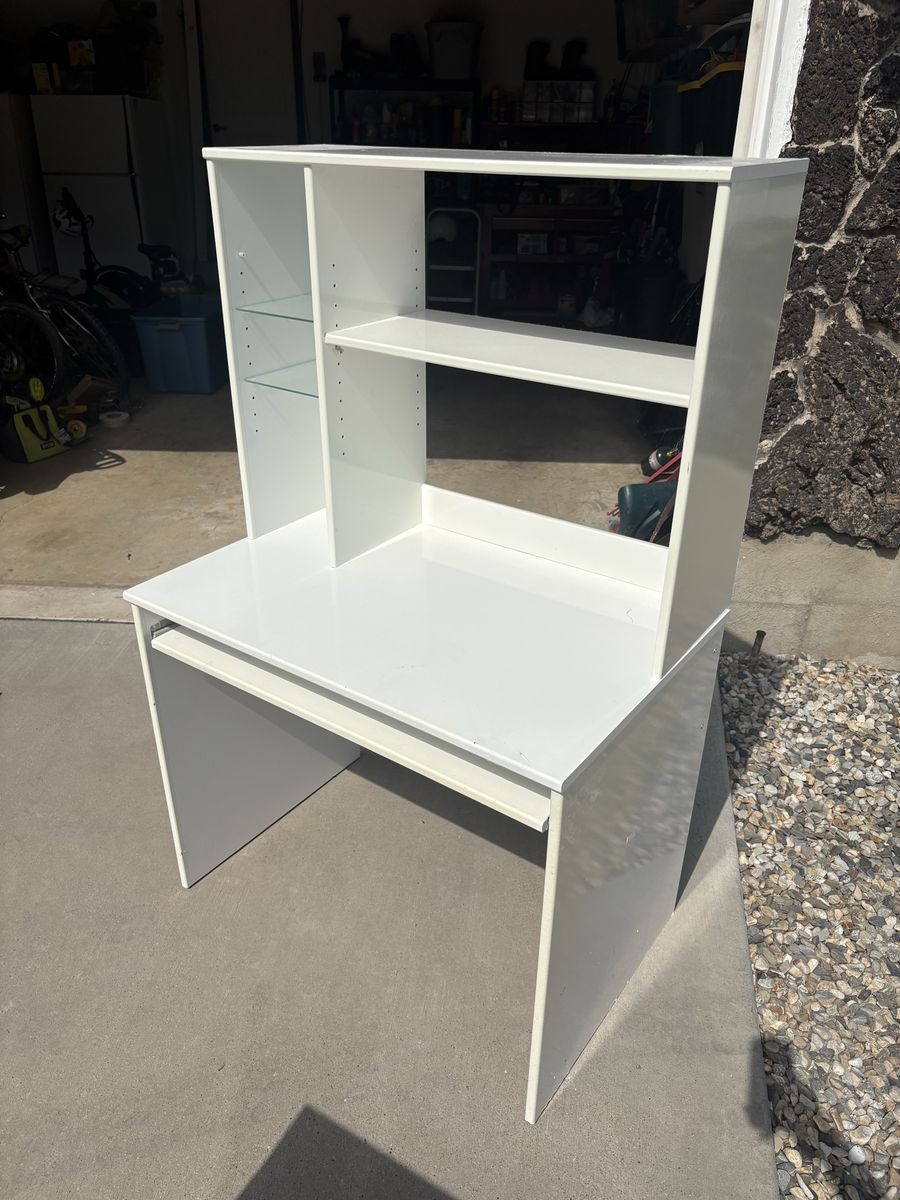Kids desk