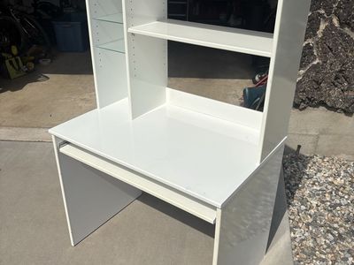 Kids desk