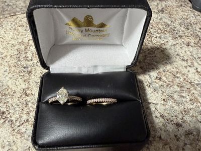 Wedding/engagement Ring