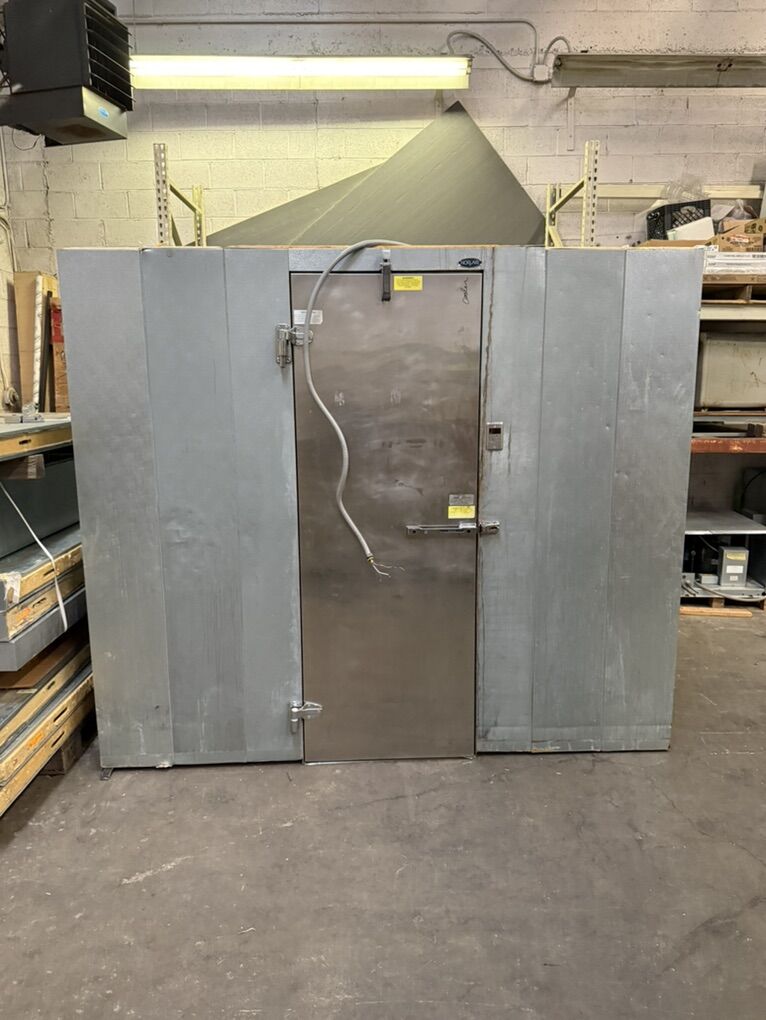 NOR LAKE Walk -in Freezer With Floor , Condenser in excellent working condition it was $8500 BLACK FRIDAY SPECIAL FOR $7500