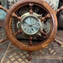 Vintage 24" Wooden Nautical Ship Steering Wheel Wall Decor Heavy. Clock runs. Like New. Ship's clock quartz.