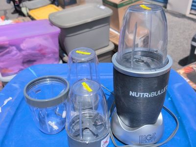 NutriBullet Magic Bullet Personal Blender 4 Cups & 2 Blades Smoothie Maker