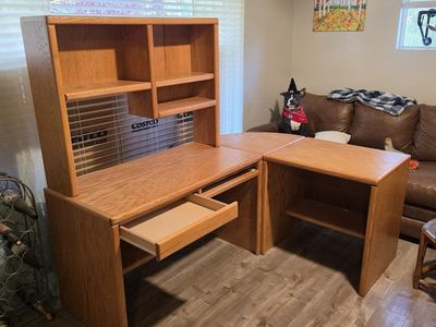 Oak L-shaped Desk with Hutch