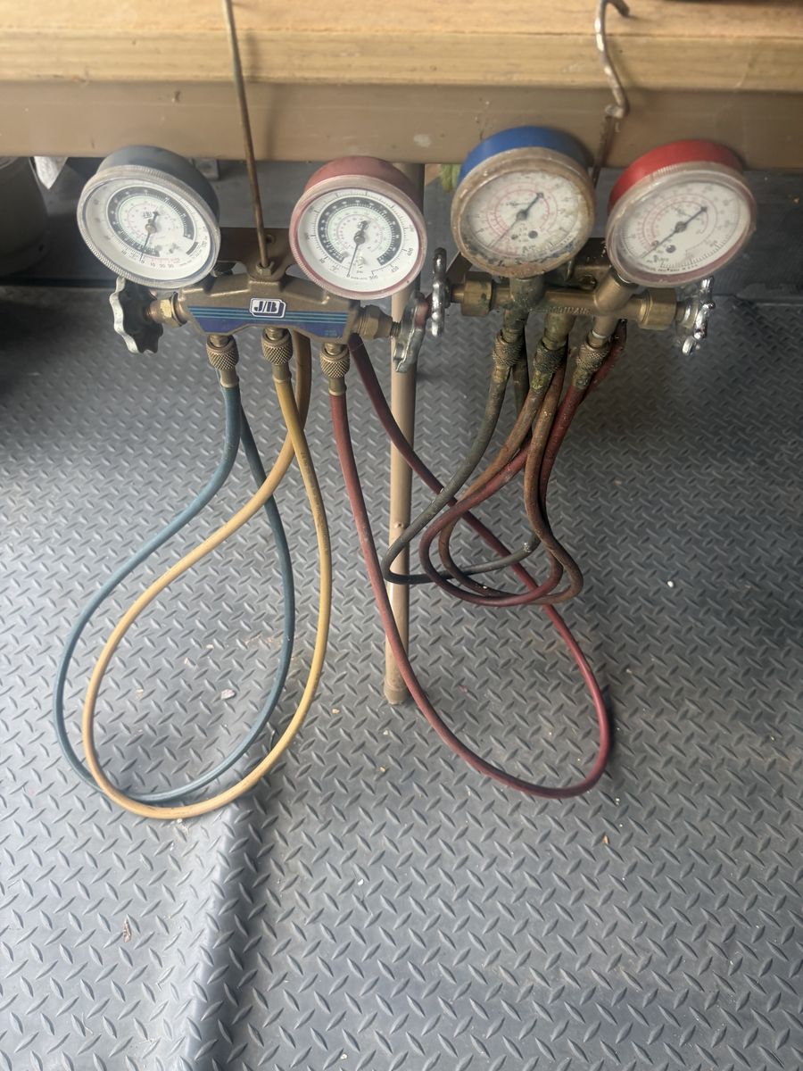 JB Industries & Imperial HVAC Manifold Gauge Sets with Hoses