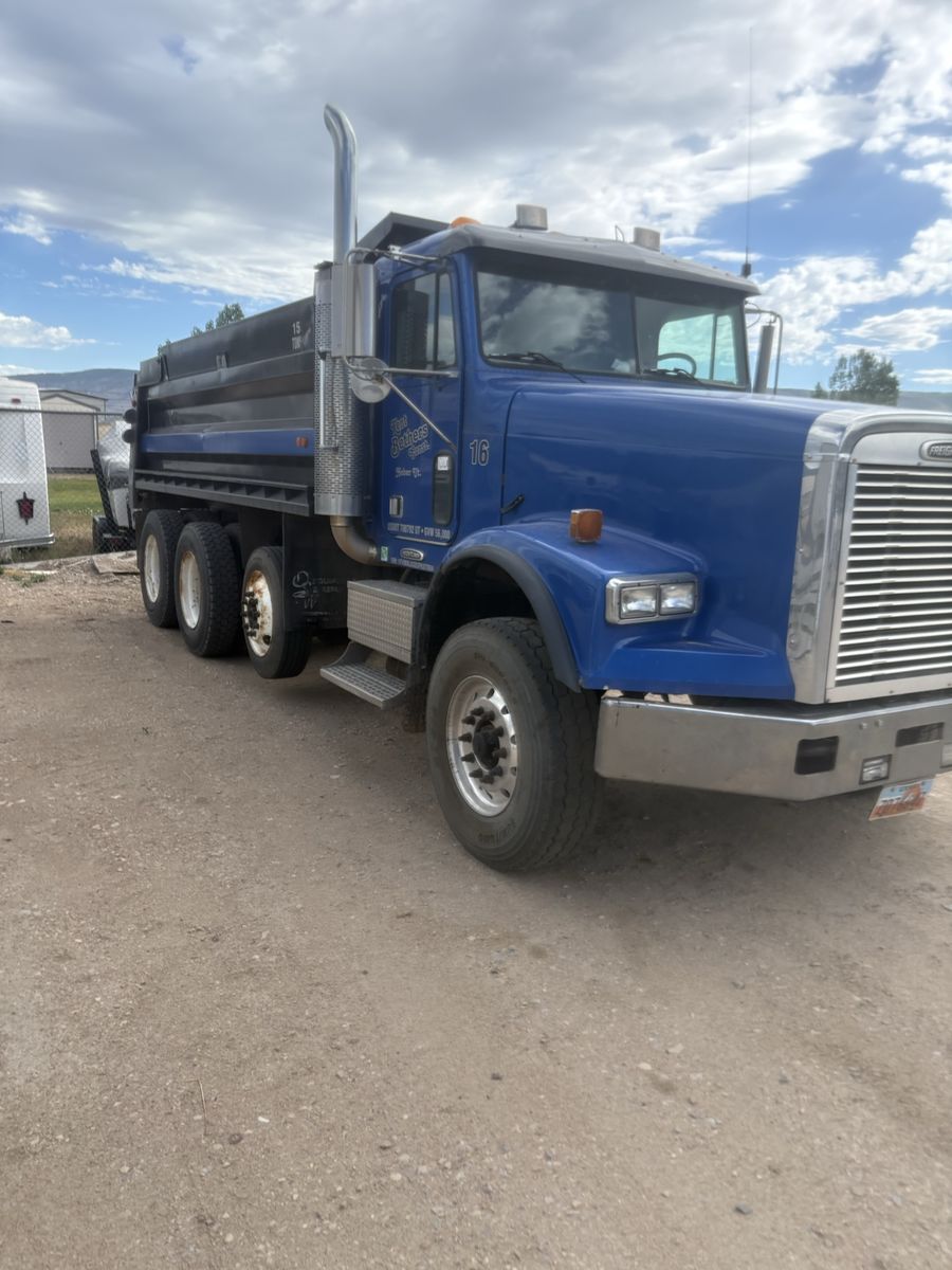 2003 Freightliner FLD120SD