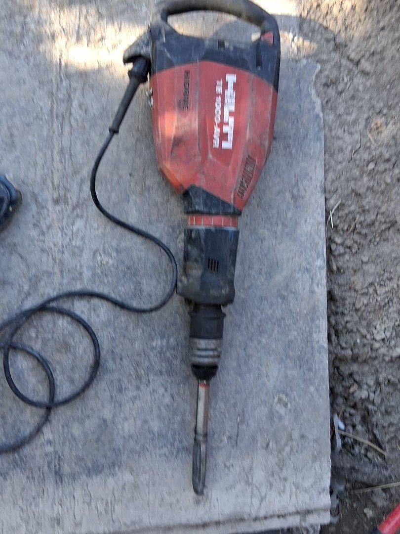 HILTI  JACK HAMMER FOR SALE!