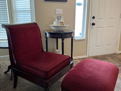Vintage Bombay Company Library Chair & Ottoman – Early 2000s – Excellent Condition