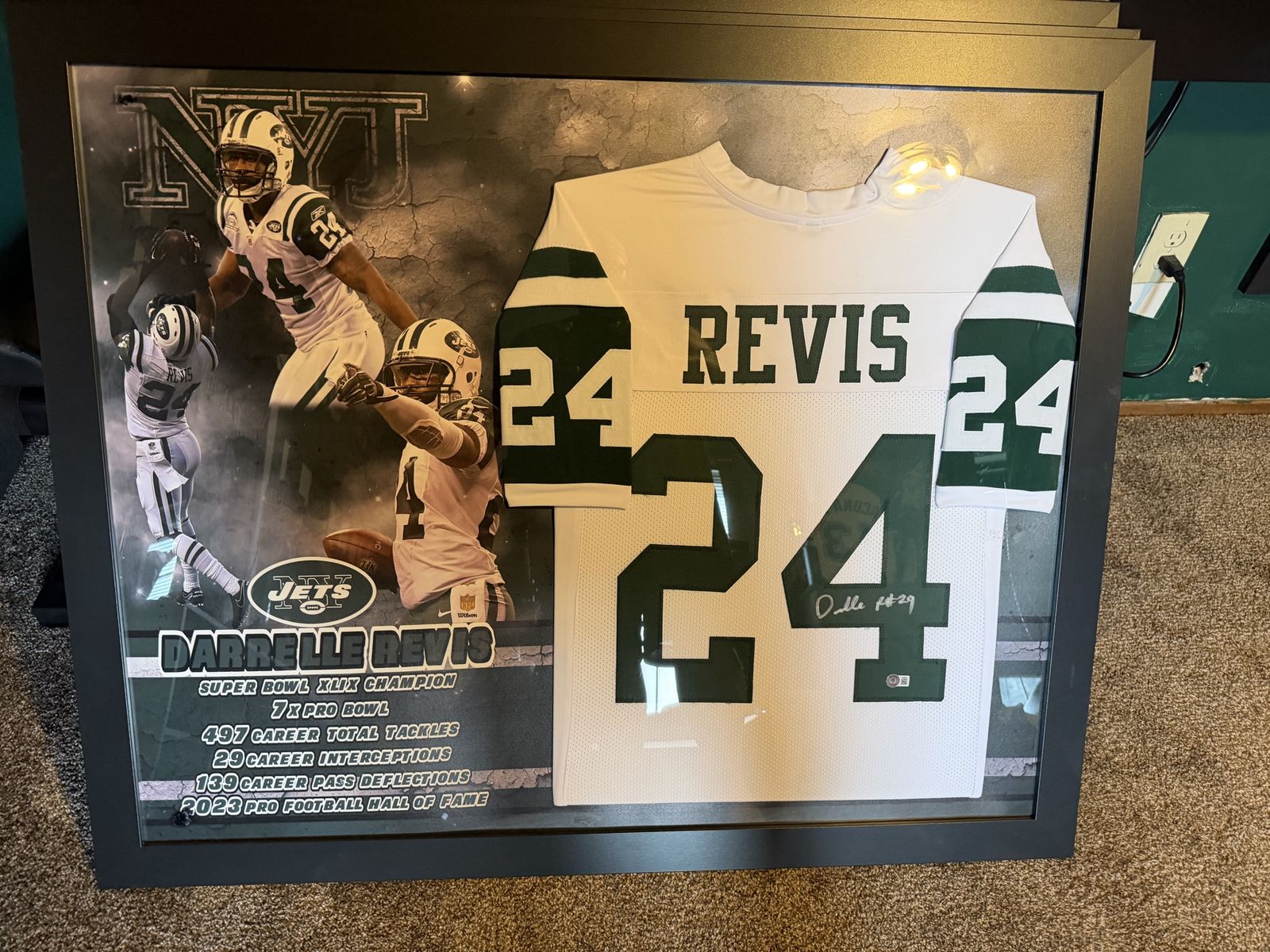 Darrelle Revis Signed Jets Jersey Framed Display - Beckett Certified - Hall of Fame